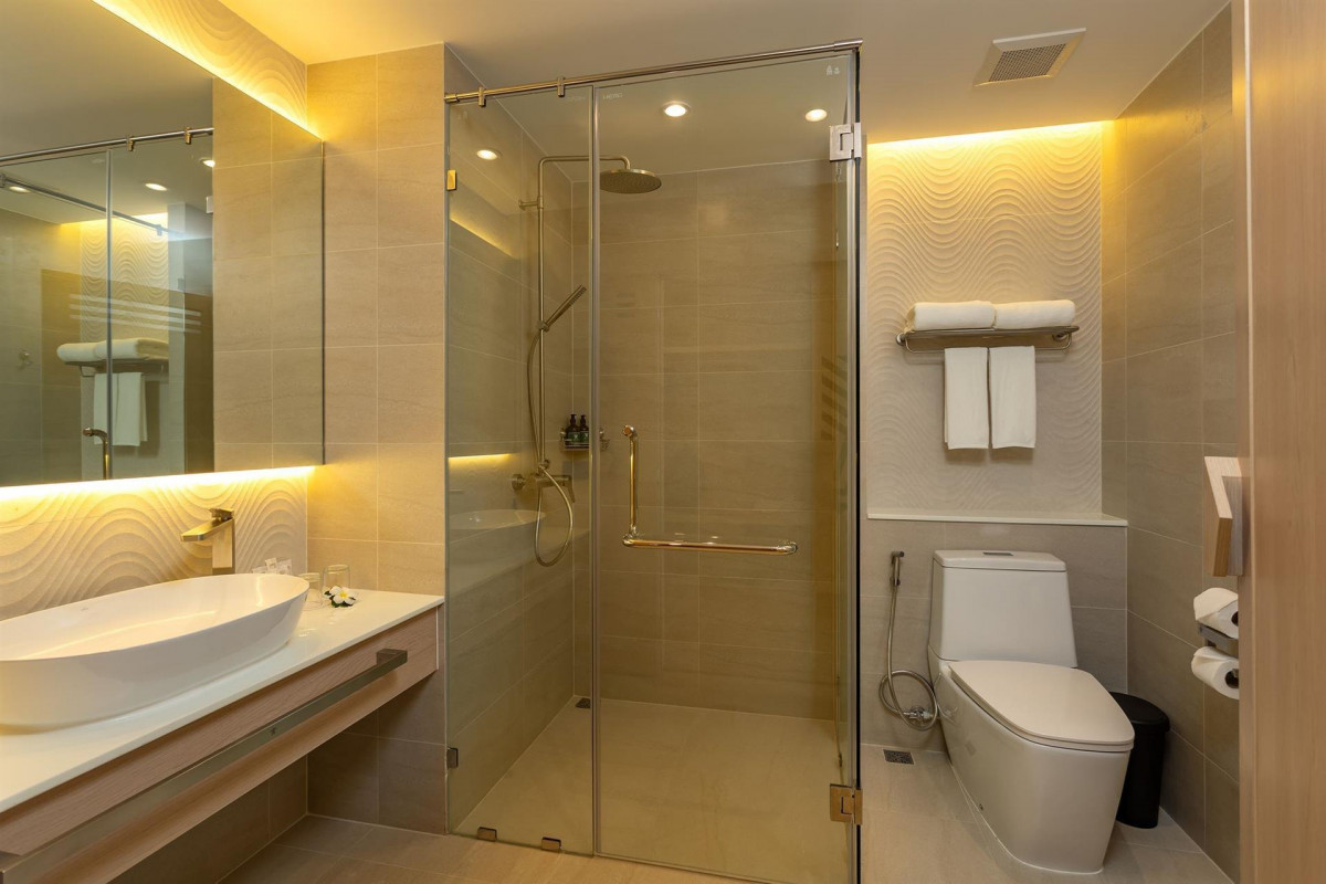 Фото отеля PHUKET EMERALD BEACH RESORT AND SPA