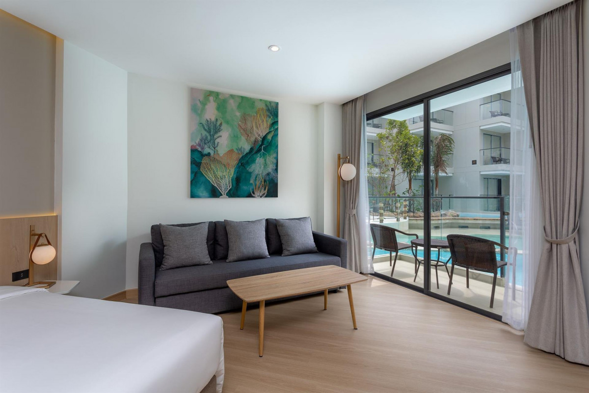 Фото отеля PHUKET EMERALD BEACH RESORT AND SPA