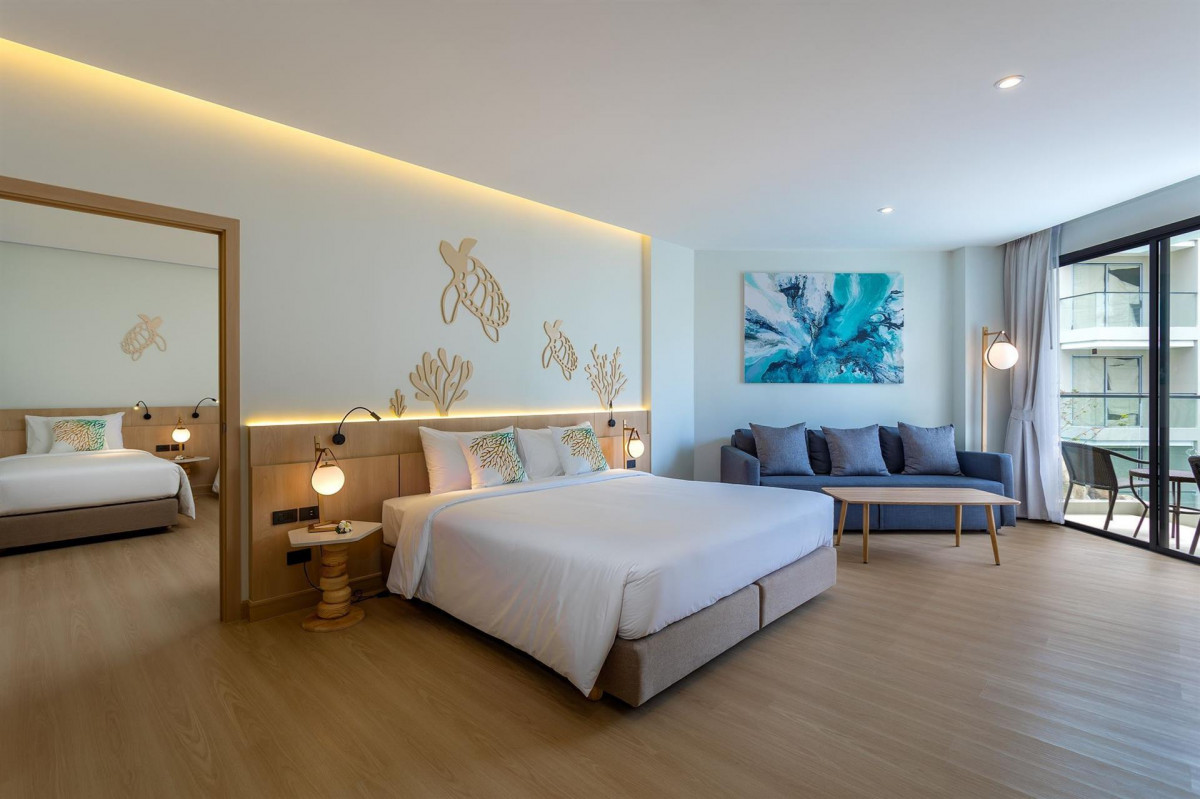 Фото отеля PHUKET EMERALD BEACH RESORT AND SPA