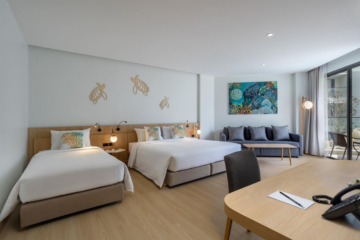 Фото отеля PHUKET EMERALD BEACH RESORT AND SPA