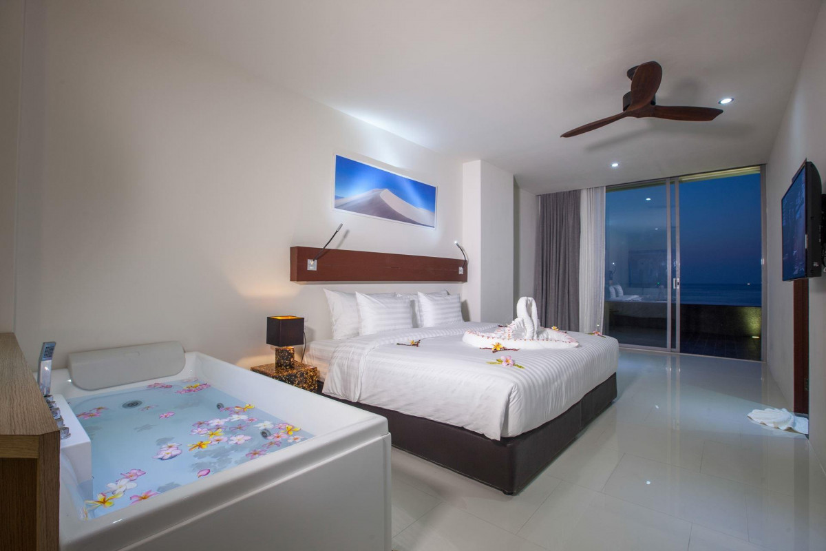 Фото отеля SURIN BEACH RESORT