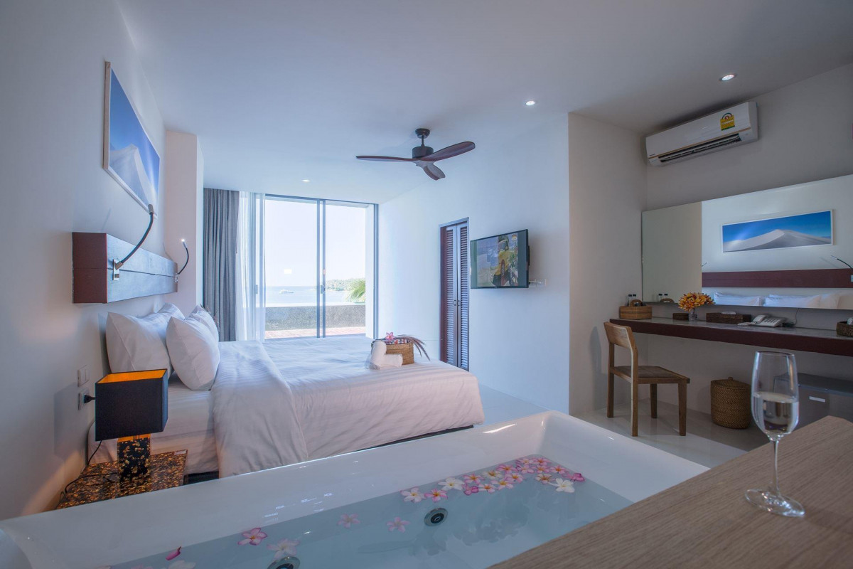 Фото отеля SURIN BEACH RESORT