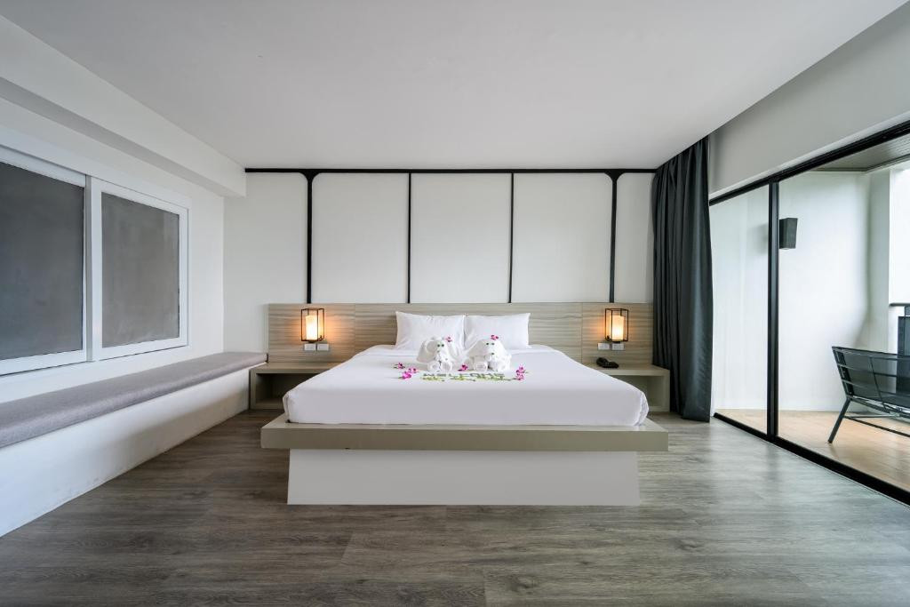 Фото отеля ANDAMANTRA RESORT & VILLA (EX. CENTARA BLUE MARINE RESORT & SPA PHUKET)