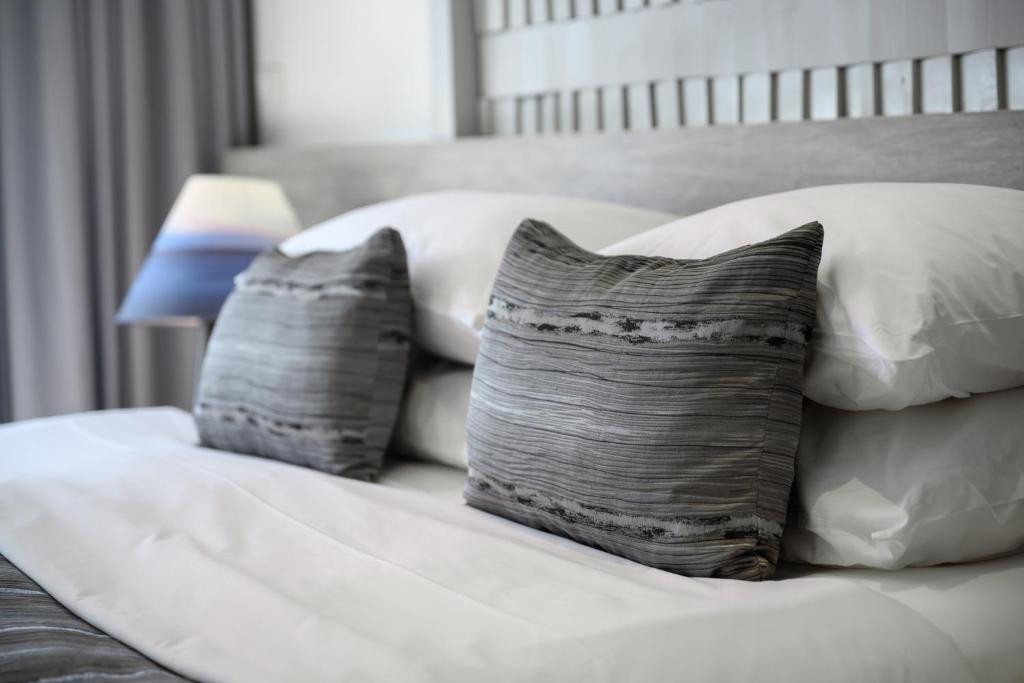 Фото отеля ANDAMANTRA RESORT & VILLA (EX. CENTARA BLUE MARINE RESORT & SPA PHUKET)