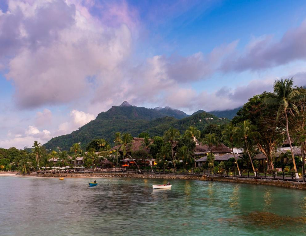 Фото отеля FISHERMANS COVE RESORT (EX. LE MERIDIEN FISHERMANS COVE)