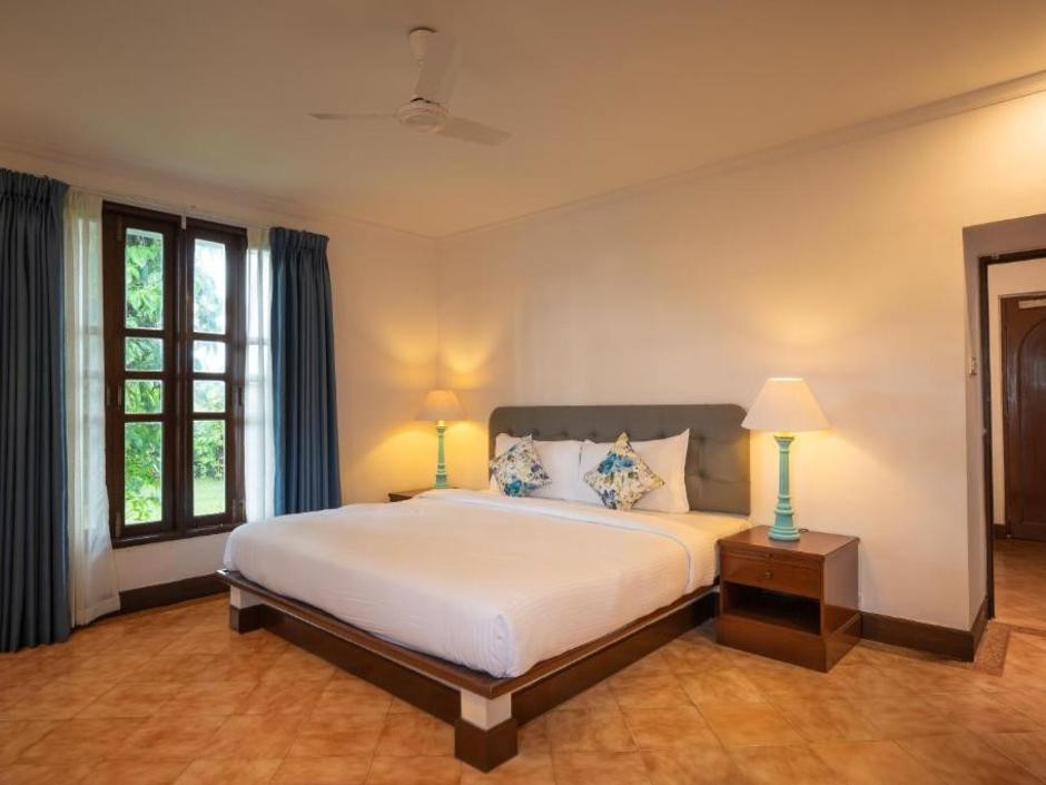 Фото отеля COCONUT GROVE