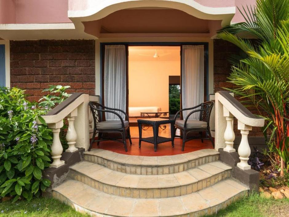 Фото отеля COCONUT GROVE