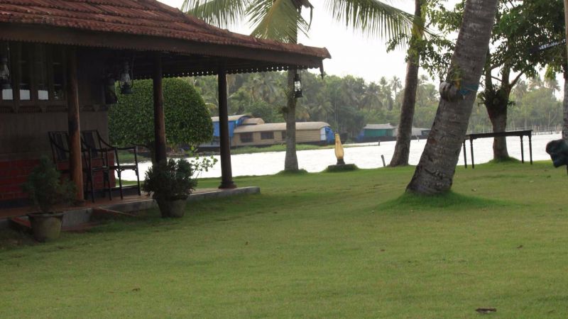 KAYALORAM HERITAGE LAKE RESORT 3*