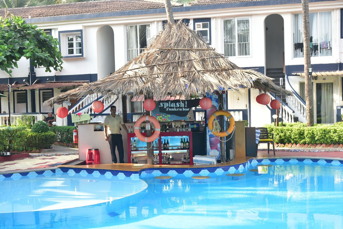 Фото отеля SANTANA BEACH RESORT