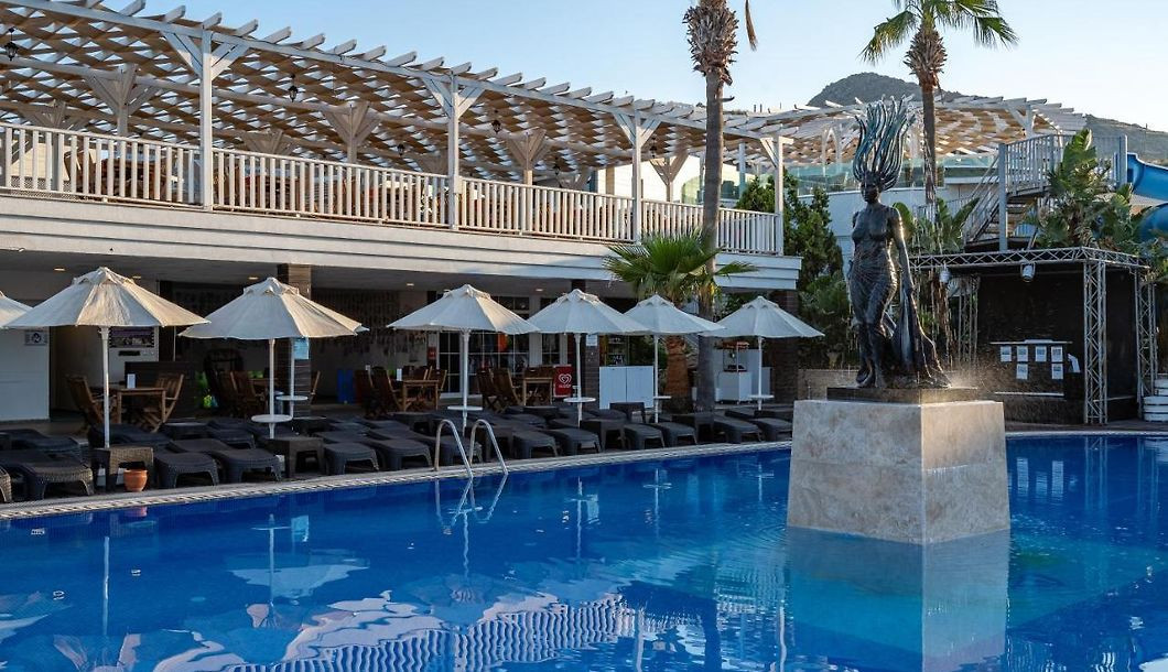 Фото отеля GOLDEN BEACH RESORT & SPA