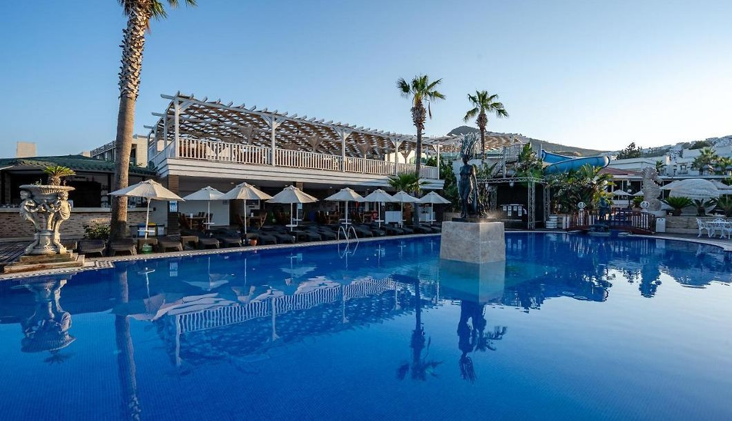 Фото отеля GOLDEN BEACH RESORT & SPA