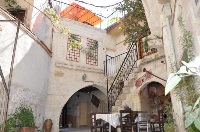 AYHAN MANSION ARCH CAVE