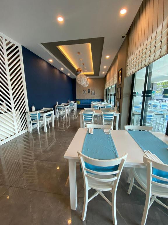 Фото отеля ISTANBUL BEACH HOTEL (EX. BLAUHIMMEL HOTEL)