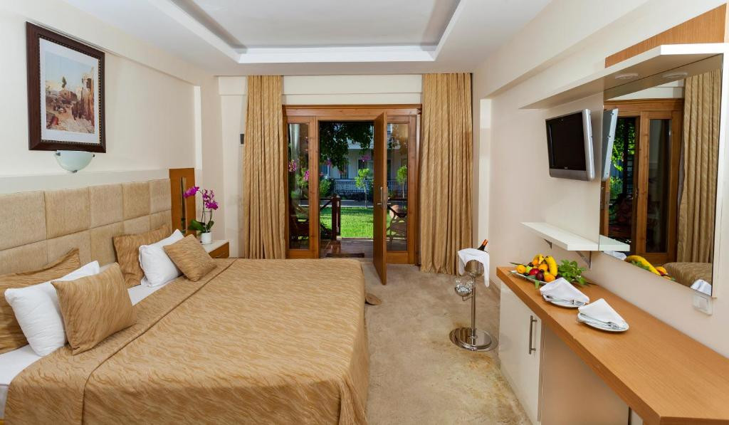 Фото отеля CLUB HOTEL BELPINAR