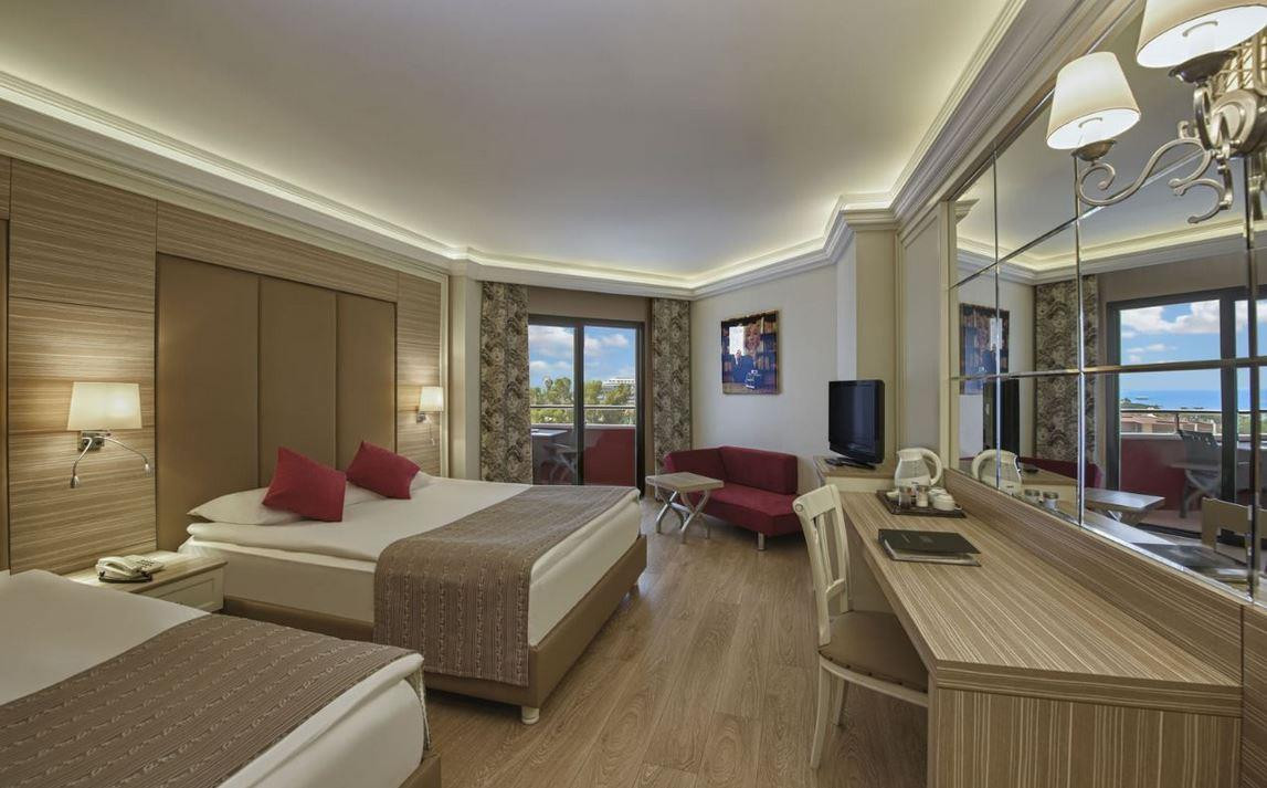 Фото отеля DELPHIN DELUXE RESORT