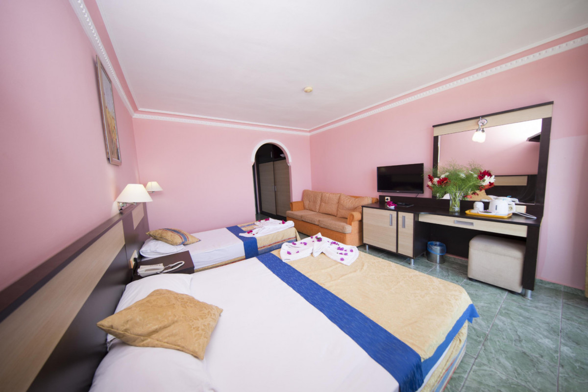 FIRST CLASS HOTEL