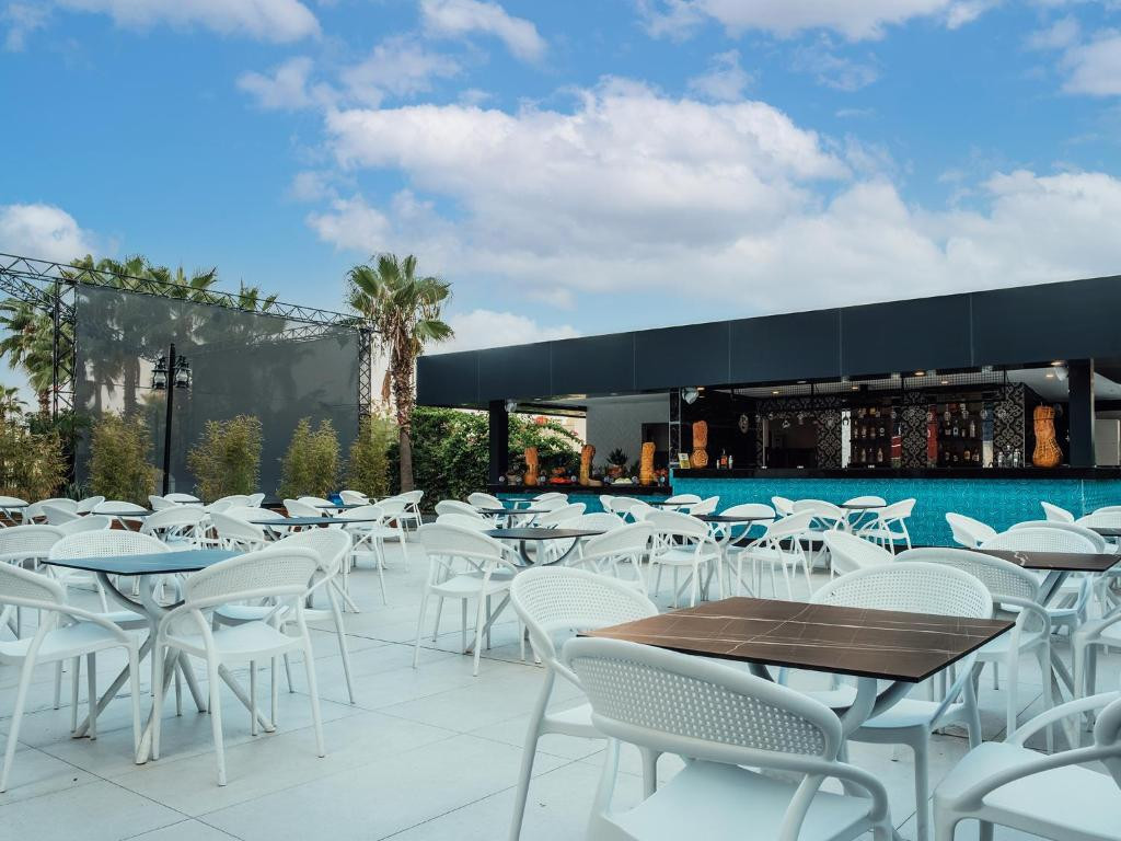 Фото отеля GRAND UYSAL BEACH & SPA HOTEL