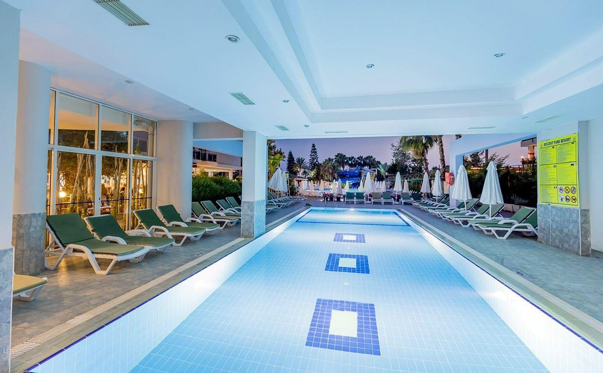 Фото отеля HOLIDAY PARK RESORT