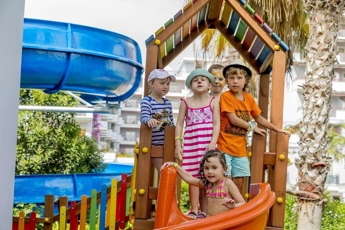 Фото отеля HOLIDAY PARK RESORT