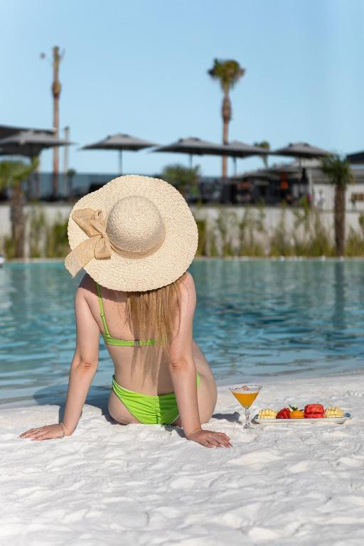 Фото отеля LAGO HOTEL (EX. AZURA DELUXE SORGUN)