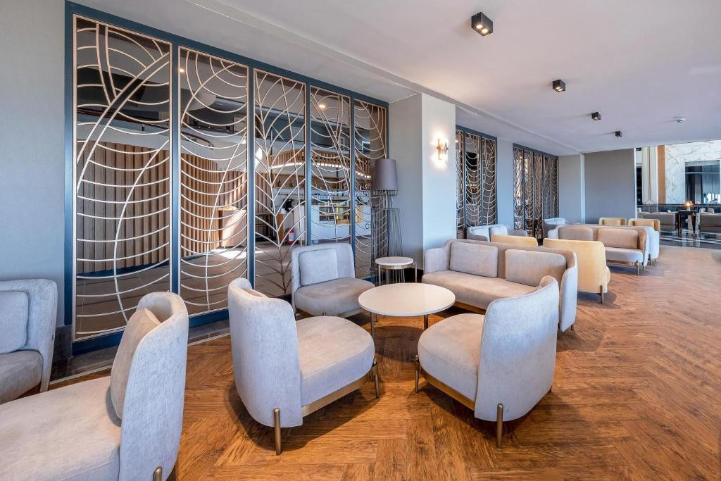 Фото отеля LAGO HOTEL (EX. AZURA DELUXE SORGUN)