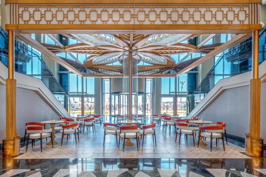 Фото отеля LAGO HOTEL (EX. AZURA DELUXE SORGUN)