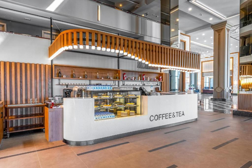 Фото отеля LAGO HOTEL (EX. AZURA DELUXE SORGUN)