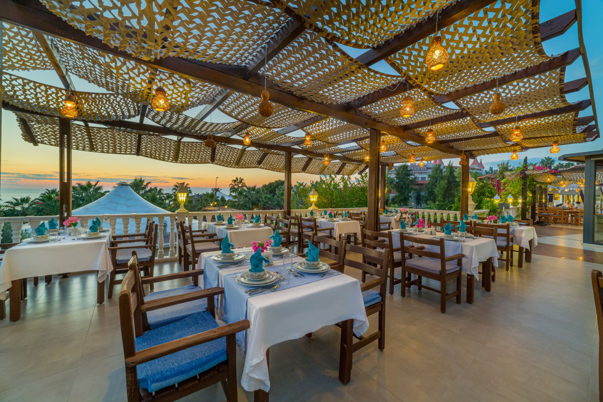 Фото отеля JUSTINIANO DELUXE RESORT