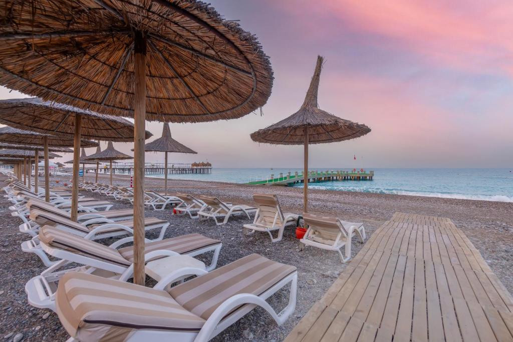 Фото отеля MERYAN