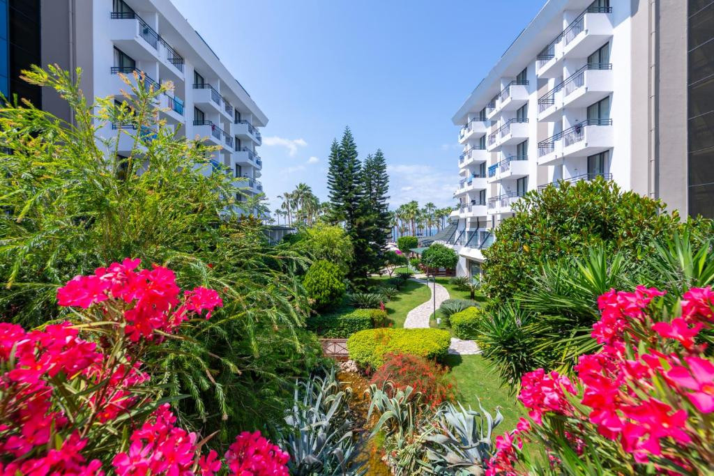 Фото отеля MERYAN