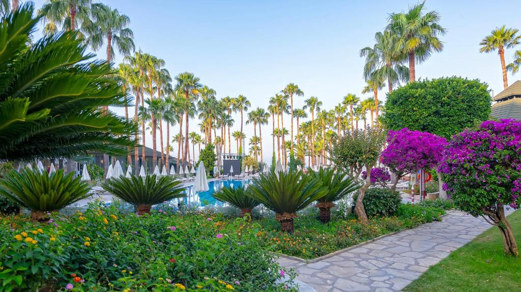 Фото отеля MERYAN