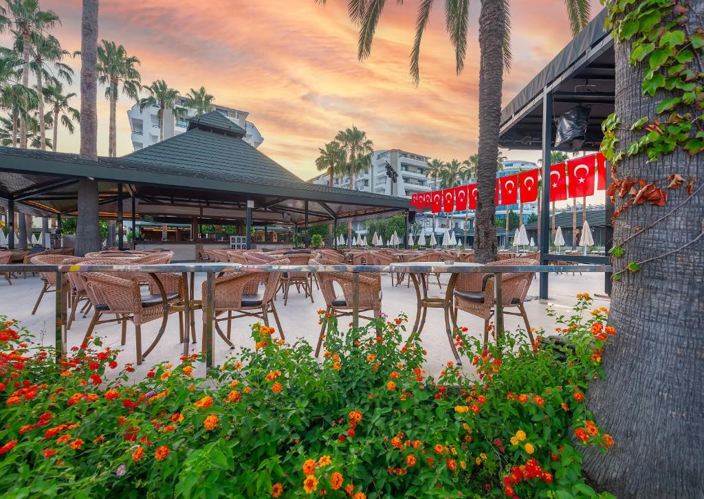 Фото отеля MERYAN