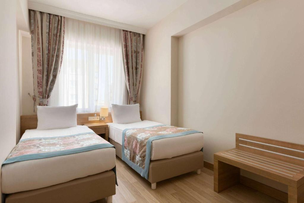 Фото отеля RAMADA RESORT BY WYNDHAM LARA