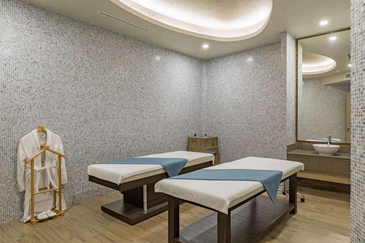 Фото отеля ROYAL SEGINUS