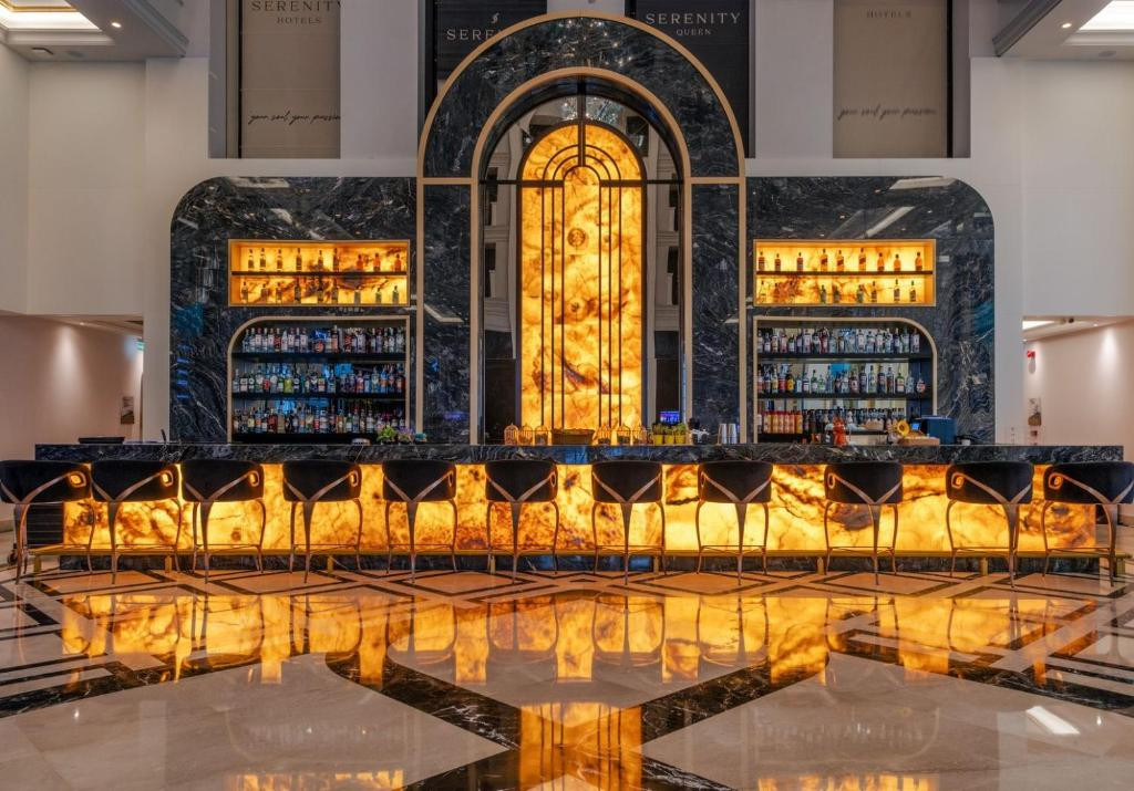 Фото отеля SERENITY QUEEN HOTEL