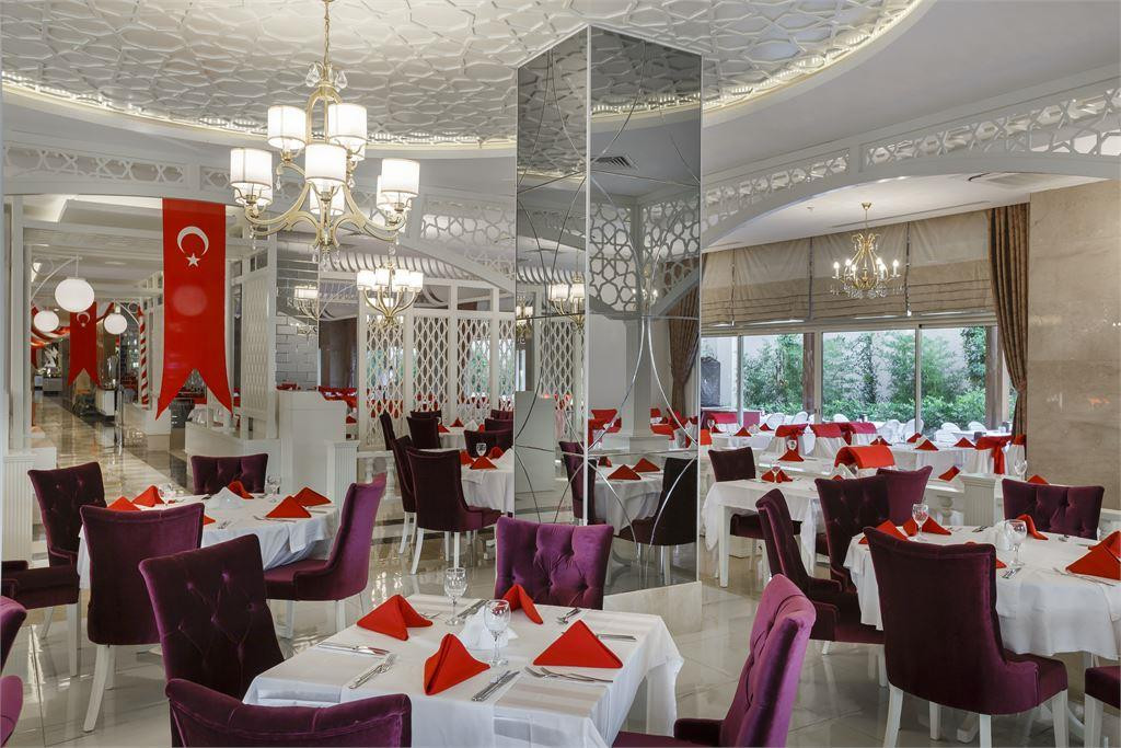 Фото отеля WELL PALACE SIDE (EX.SIDE CROWN CHARM PALACE HOTEL)