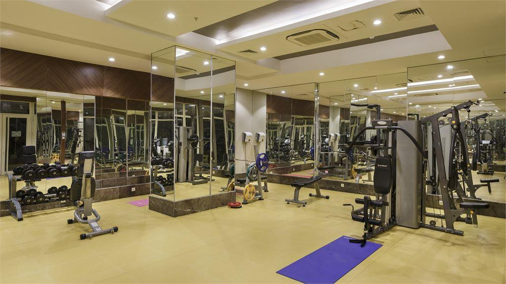 Фото отеля WELL PALACE SIDE (EX.SIDE CROWN CHARM PALACE HOTEL)