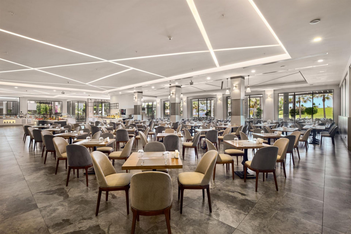 Фото отеля MOVENPICK HOTEL ANTALYA TEKIROVA (EX.ROYAL DIWA TEKIROVA RESORT)