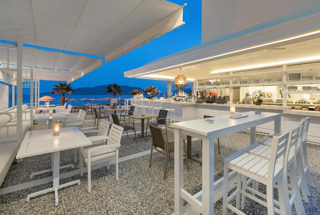 Фото отеля THE BEACHFRONT HOTEL ADULT ONLY 16+