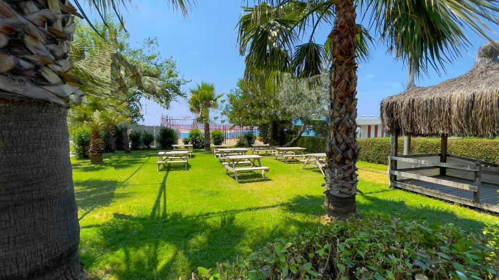 Фото отеля TITAN SELECT