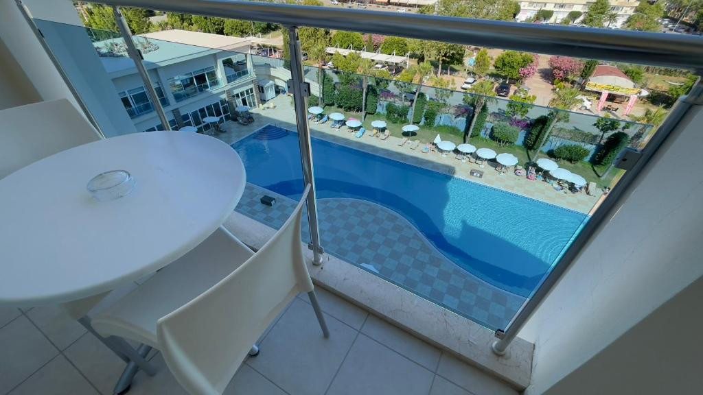 Фото отеля TITAN SELECT