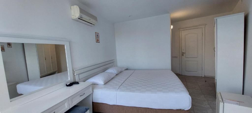 Фото отеля UK HOTEL KIRIS (EX. KIRIS ROSE, SAILORS PARK)