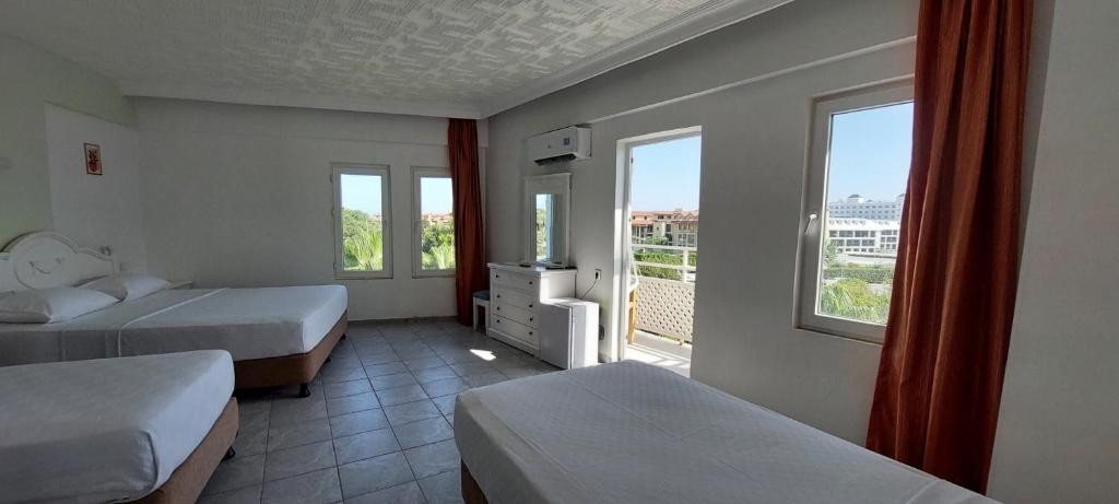 Фото отеля UK HOTEL KIRIS (EX. KIRIS ROSE, SAILORS PARK)