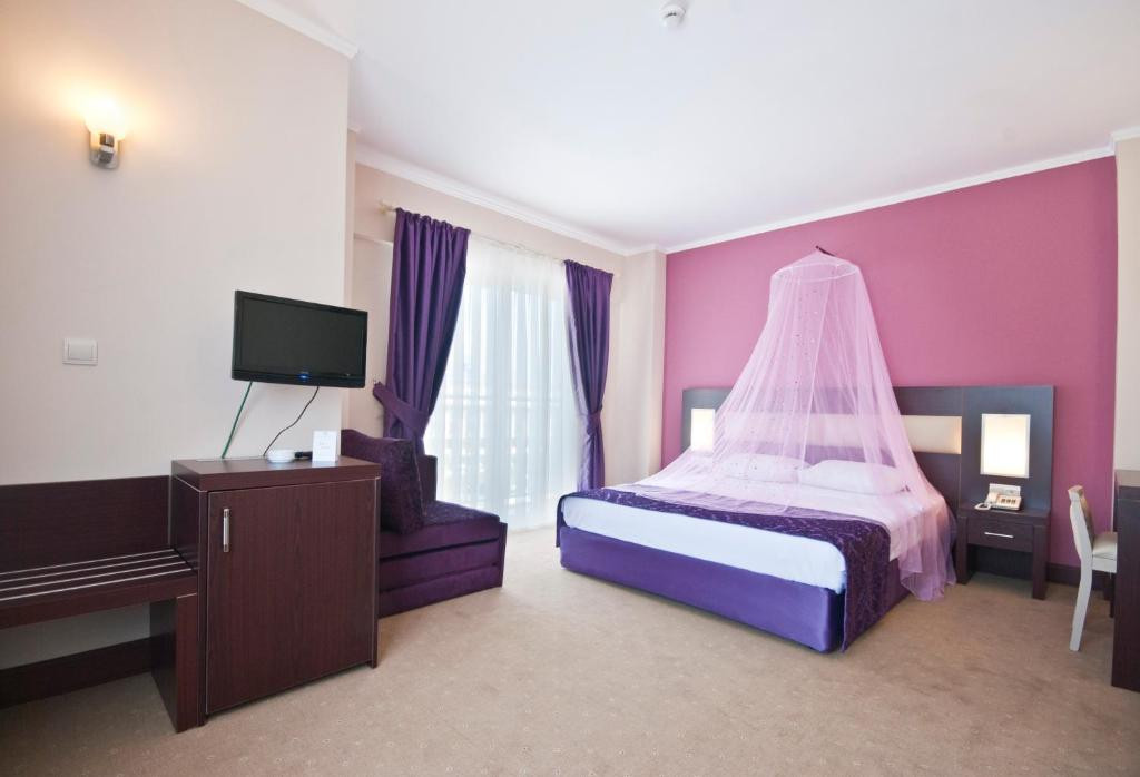 Фото отеля WHITE LILYUM (EX. MG WHITE LILYUM )