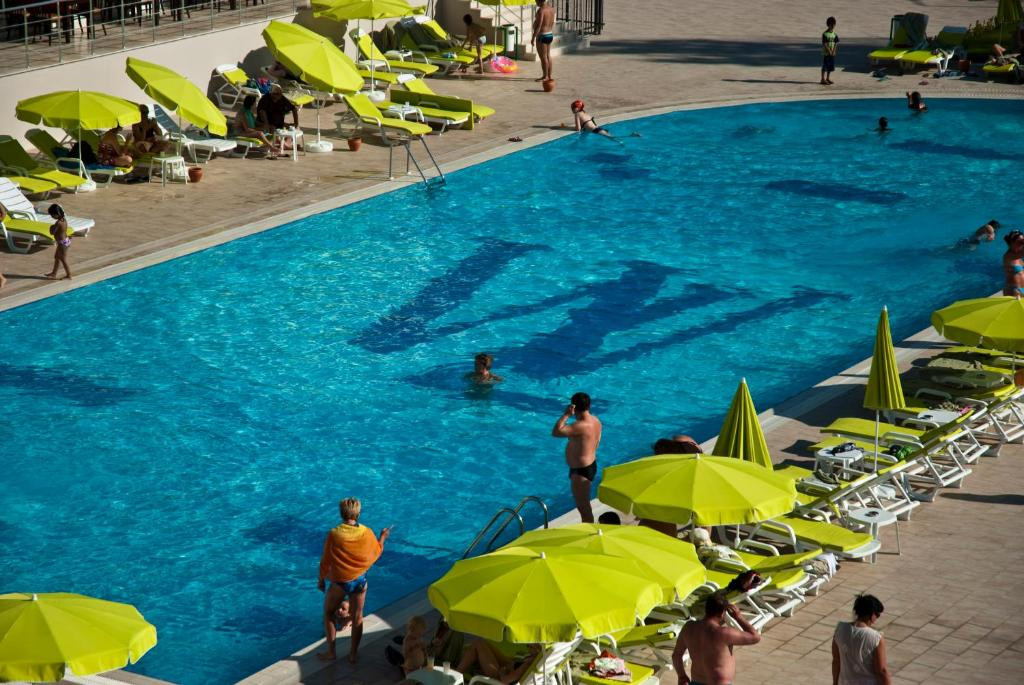 Фото отеля WHITE LILYUM (EX. MG WHITE LILYUM )