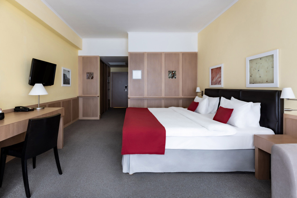 Фото отеля GOLDEN TULIP ROSA KHUTOR (ГОЛДЕН ТУЛИП РОЗА ХУТОР)