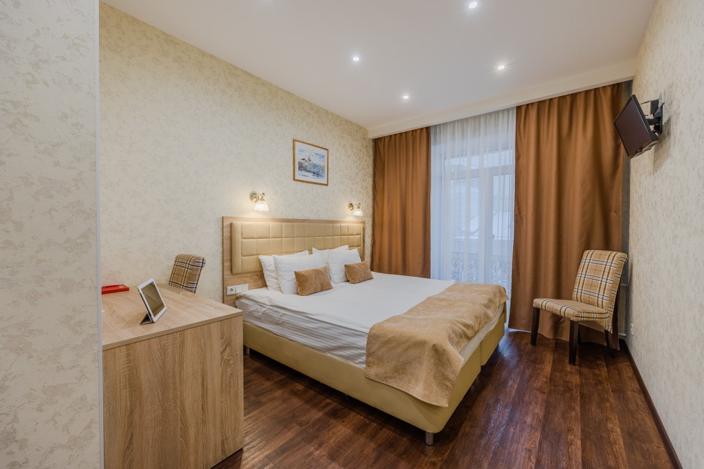 Фото отеля НЕВСКИЙ БЕРЕГ 122