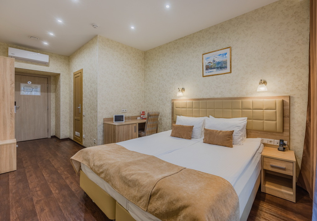 Фото отеля НЕВСКИЙ БЕРЕГ 122