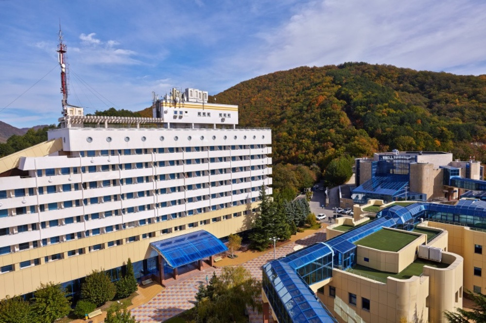 МОЛНИЯ ЯМАЛ КУРОРТНЫЙ КОМПЛЕКС 