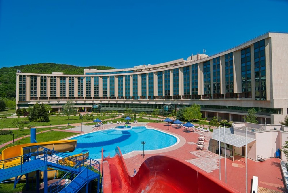 МОЛНИЯ ЯМАЛ КУРОРТНЫЙ КОМПЛЕКС 